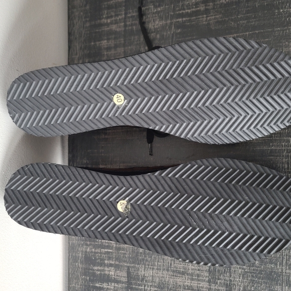 NWOT Ron White Black Leather & Rose Gold Sneakers - Picture 5 of 7